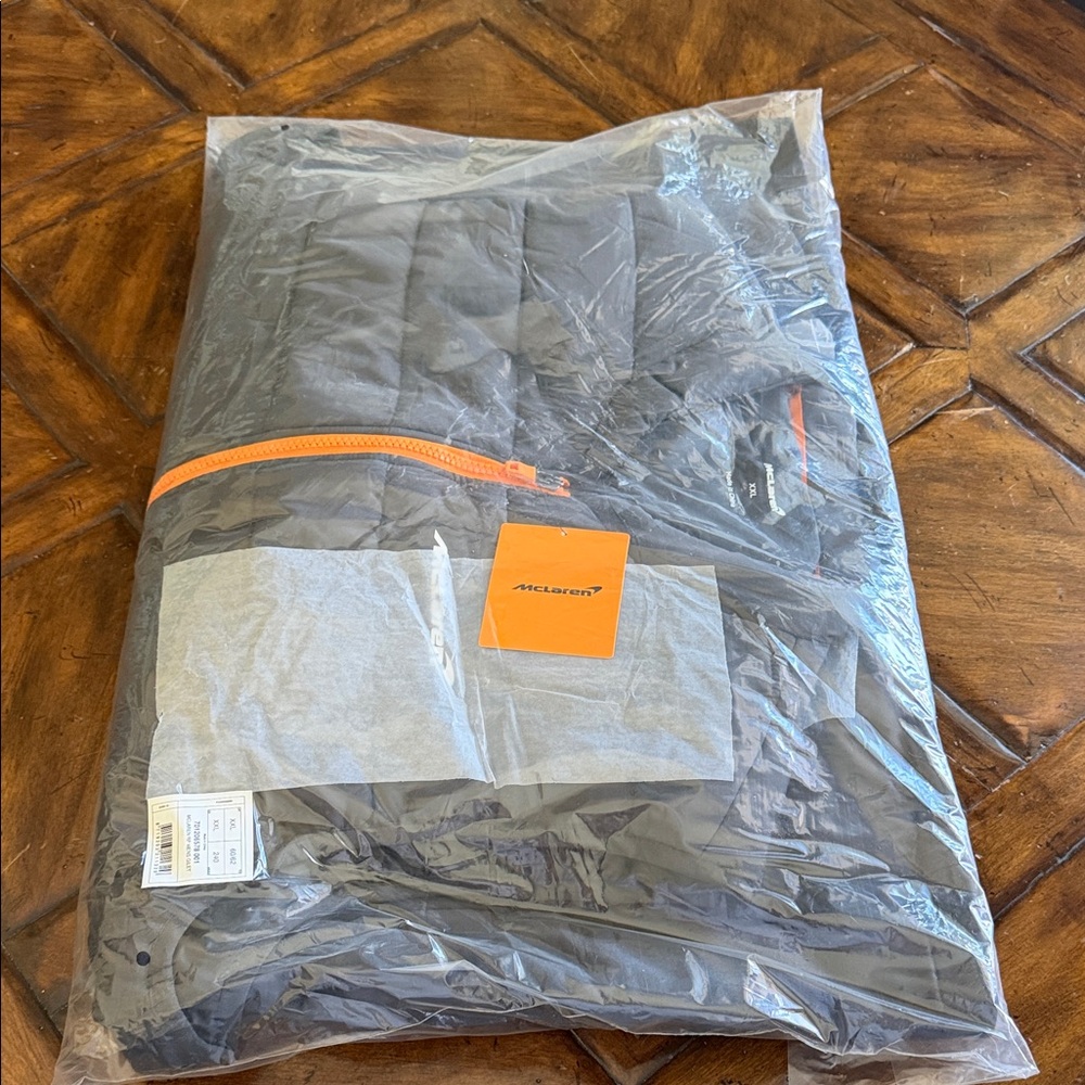 McLaren Puffer Vest - Picture 6 of 8